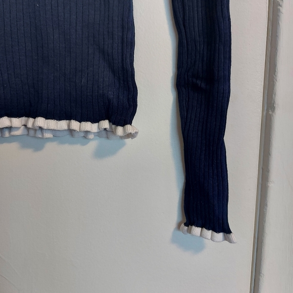 🌱 NWOT Forever 21 Turtleneck - Picture 2 of 4